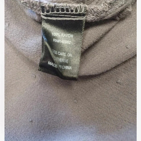 Torrid The Harper Hi  Lo Sleeveless Grey Tank Top Size 2 - Picture 6 of 9